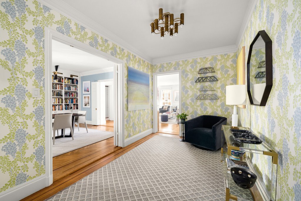 14 Sutton Place South, Unit 14B photo 4