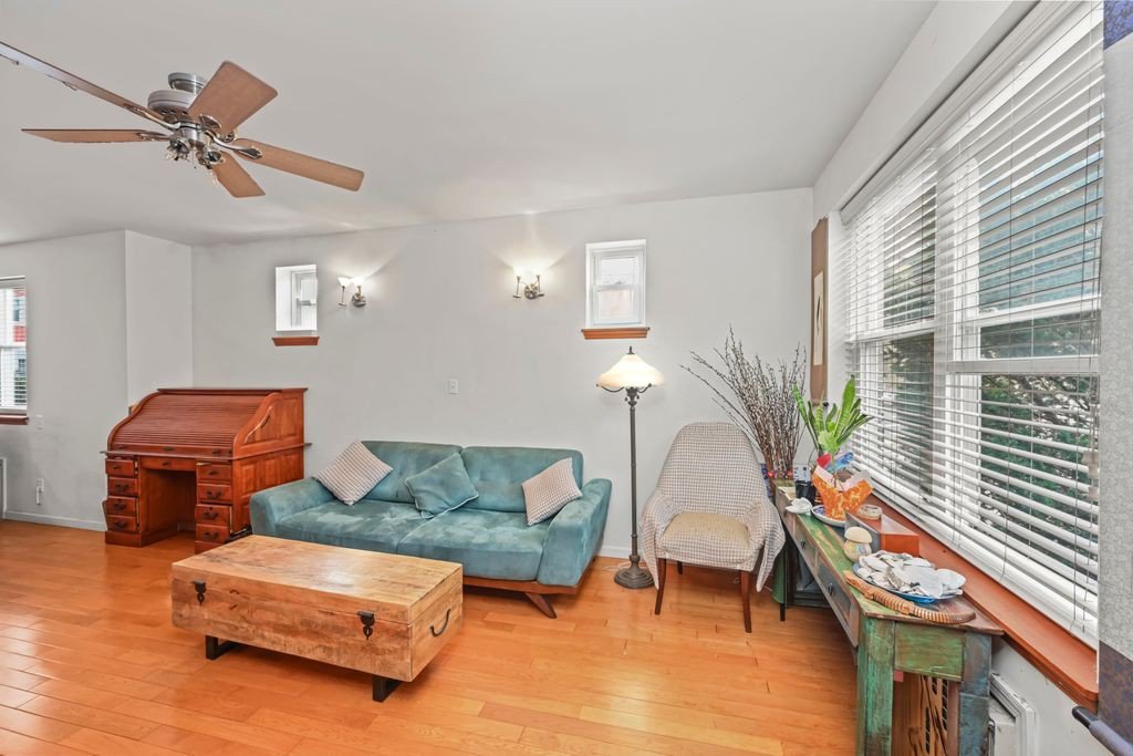2136 East 28th Street – For Sale photo 5