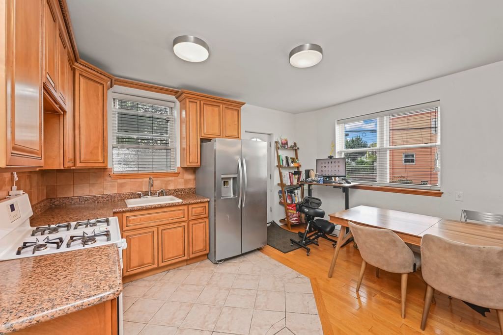 2136 East 28th Street – For Sale photo 8