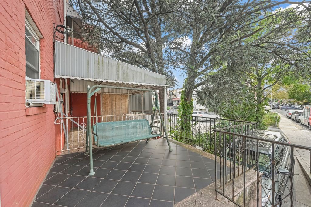 2136 East 28th Street – For Sale photo 21