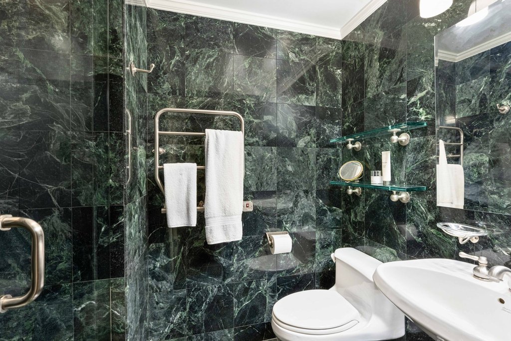 50 Sutton Place South, Unit 3C photo 8