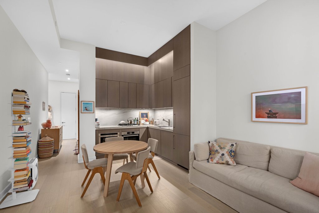 77 Charlton Street, Unit N4E photo 3