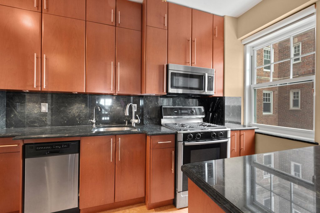 180 Cabrini Boulevard, Unit 99 photo 5