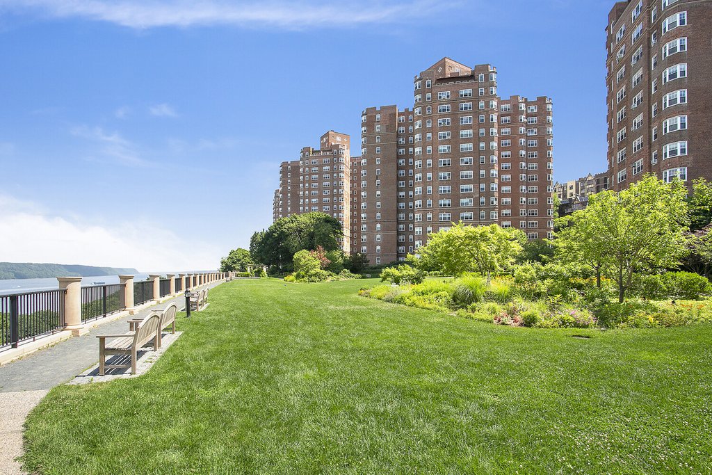 180 Cabrini Boulevard, Unit 99 photo 14