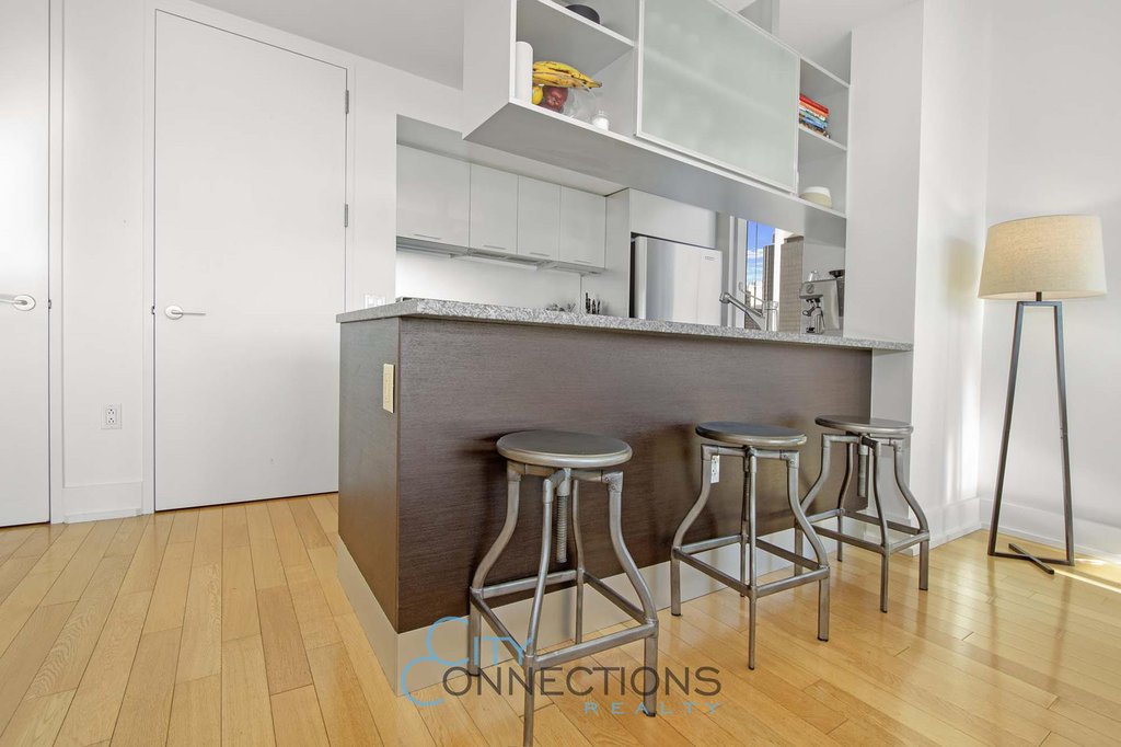 350 West 42nd Street, Unit 36E photo 6