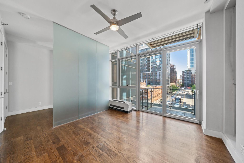 26-26 Jackson Avenue, Unit 401 photo 2