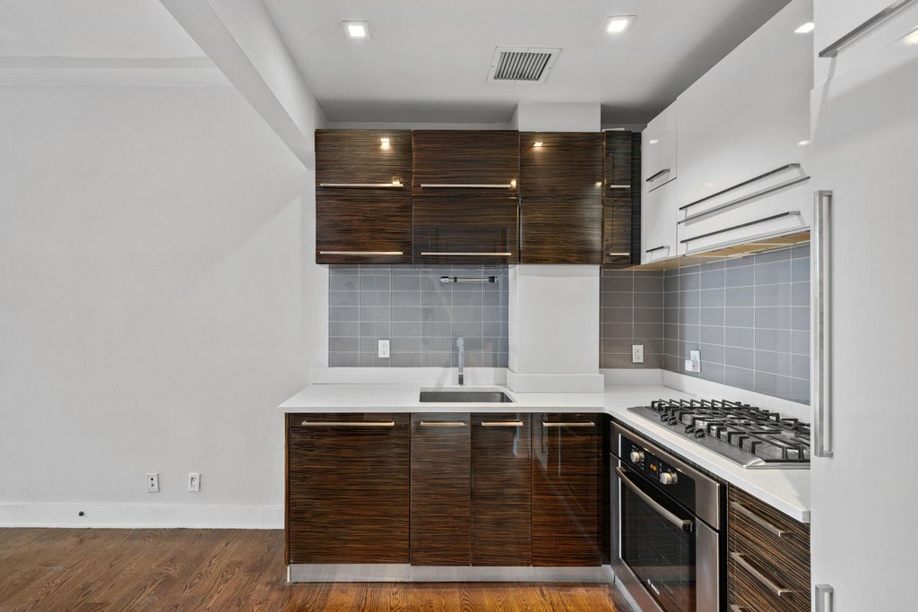 26-26 Jackson Avenue, Unit 401 photo 11