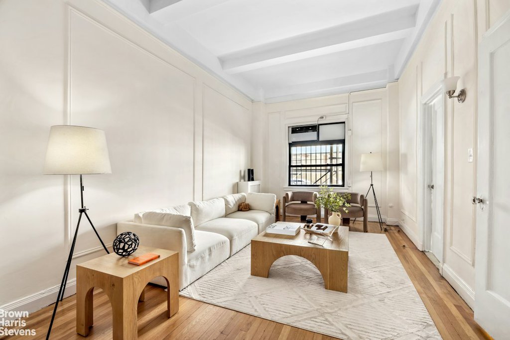 1349 Lexington Avenue, Unit 1F photo 2