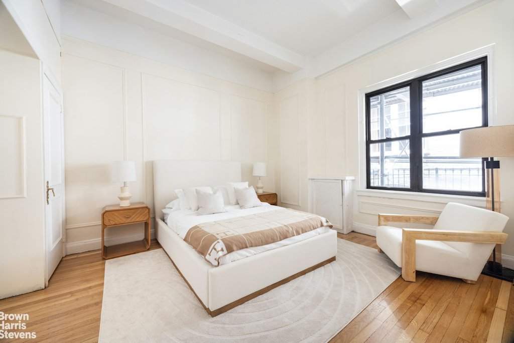 1349 Lexington Avenue, Unit 1F photo 4