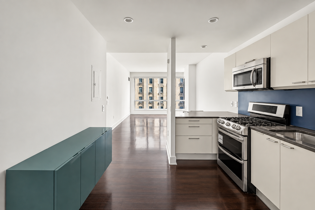 350 West 42nd Street, Unit 14D