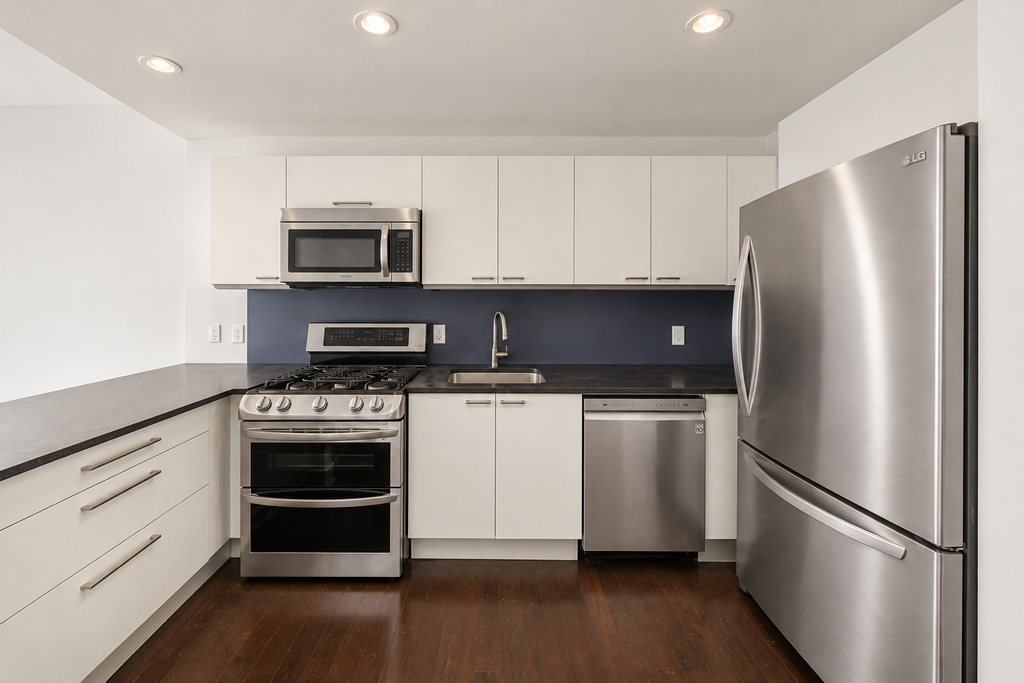 350 West 42nd Street, Unit 14D photo 4