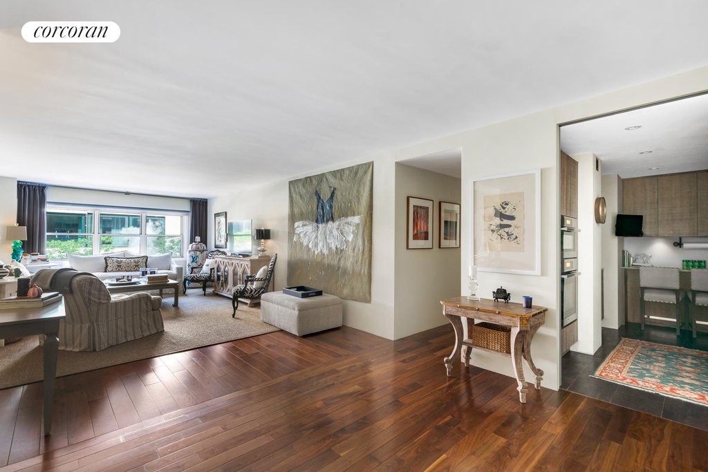 27 East 65th Street, Unit 4B photo 2