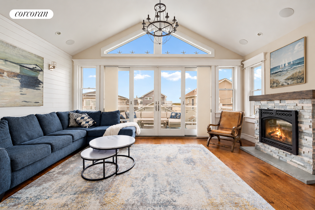 10 Chester Walk – For Sale
