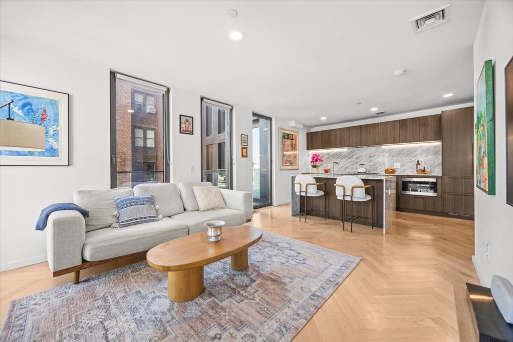 805 Washington Avenue, Unit 4B