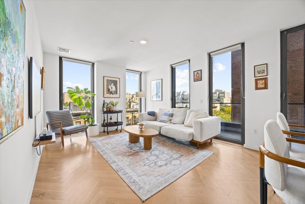 805 Washington Avenue, Unit 4B photo 2