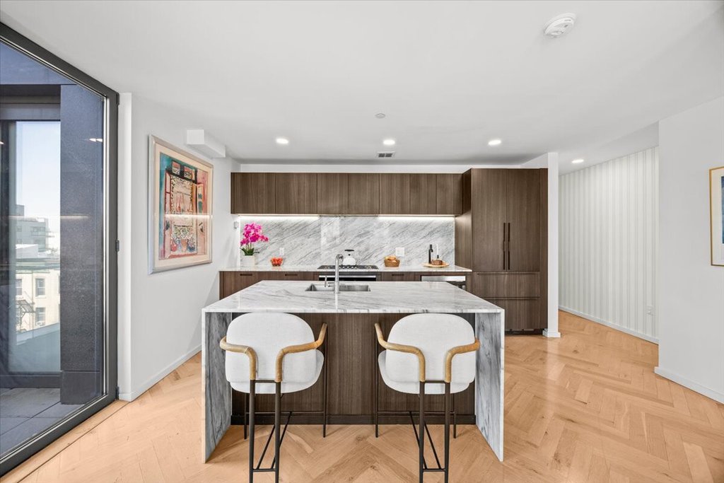 805 Washington Avenue, Unit 4B photo 3