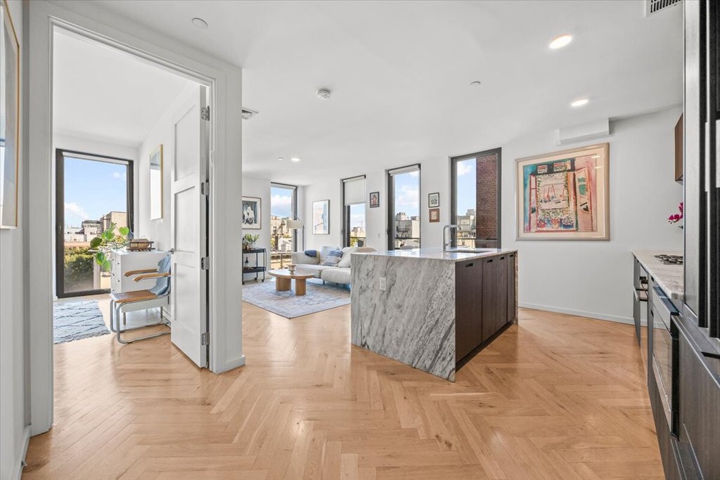 805 Washington Avenue, Unit 4B photo 5