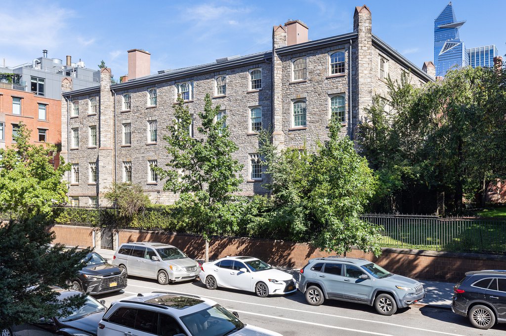 434 West 20th Street, Unit 9 photo 12