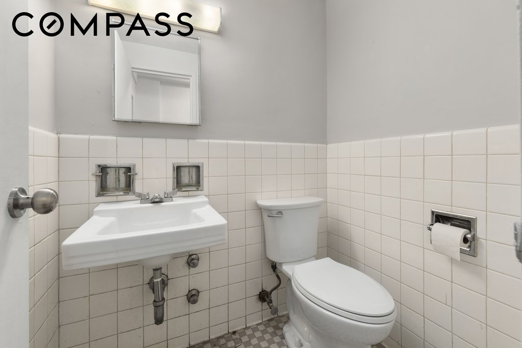 25 Sutton Place South, Unit 19I photo 13