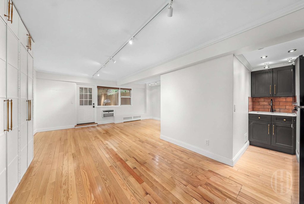 335 East 51st Street, Unit LG photo 2