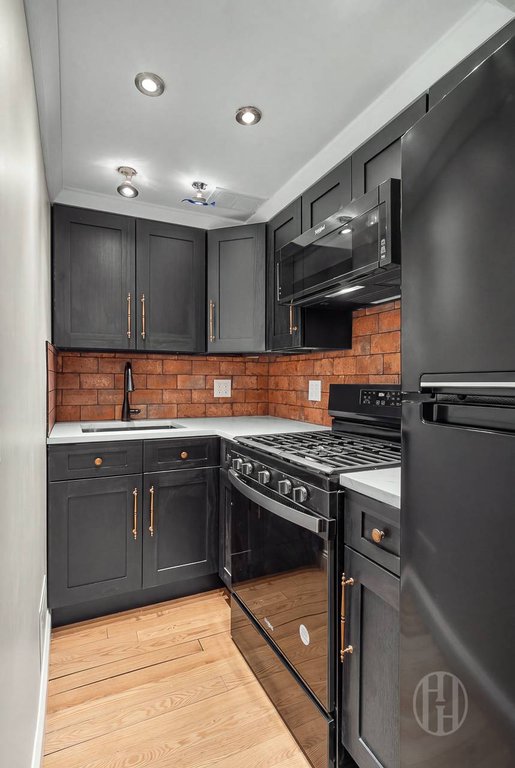 335 East 51st Street, Unit LG photo 3