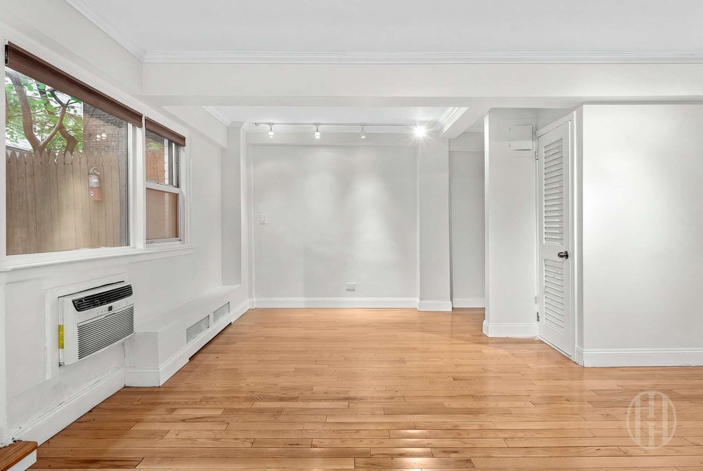 335 East 51st Street, Unit LG photo 4