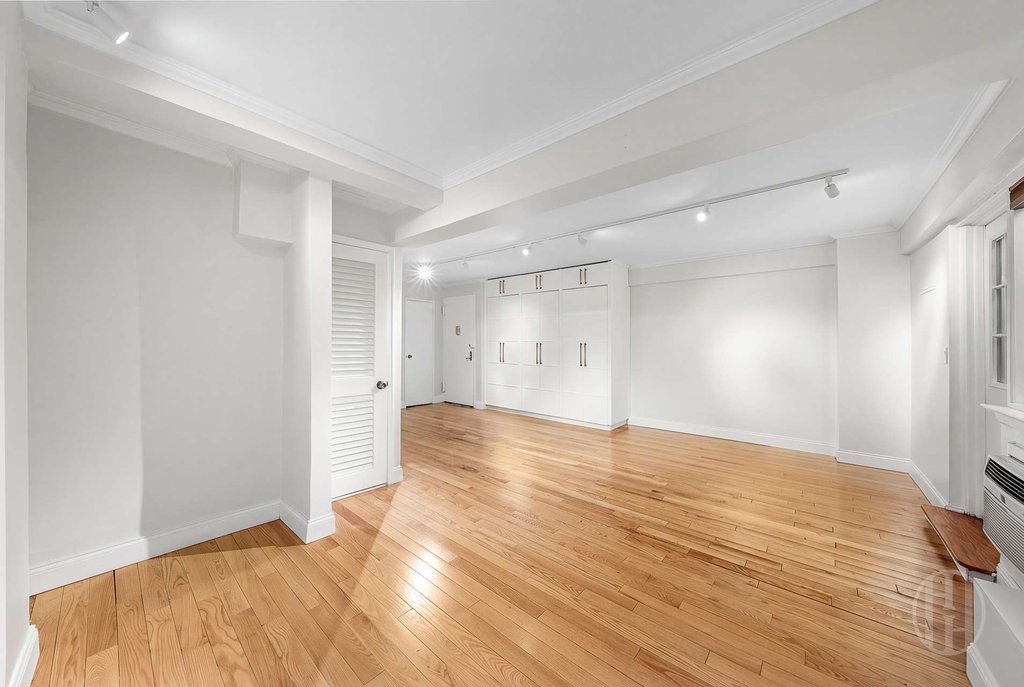 335 East 51st Street, Unit LG photo 5