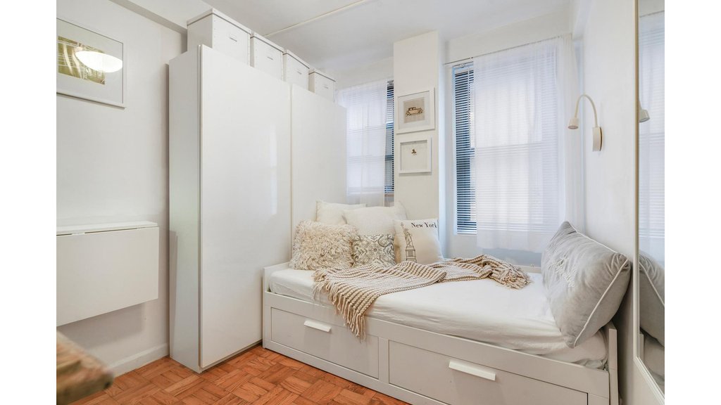 135 East 54th Street, Unit MR3