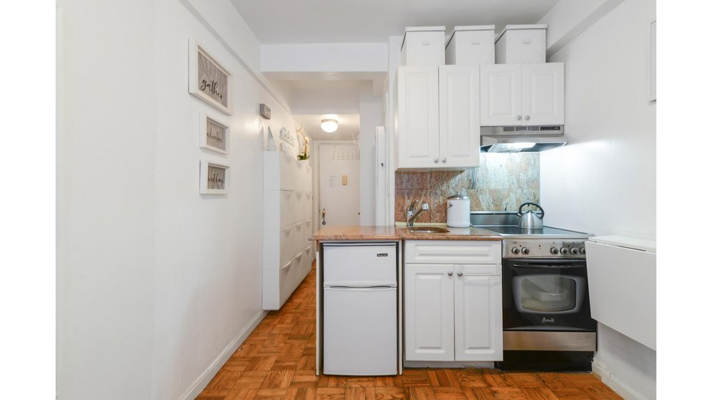 135 East 54th Street, Unit MR3 photo 5