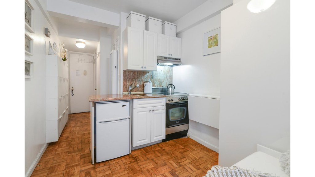 135 East 54th Street, Unit MR3 photo 6