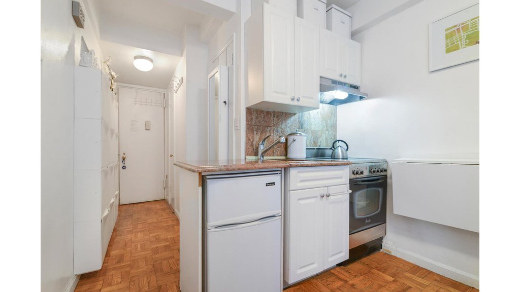 135 East 54th Street, Unit MR3 photo 9