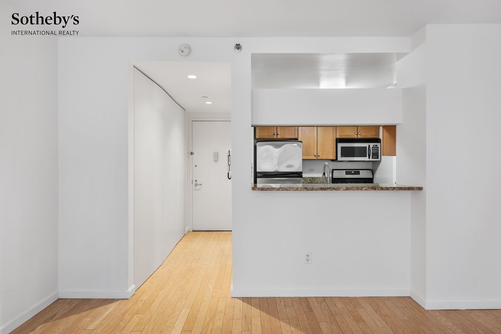 520 West 23rd Street, Unit 9H photo 8