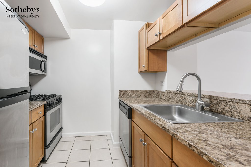 520 West 23rd Street, Unit 9H photo 9