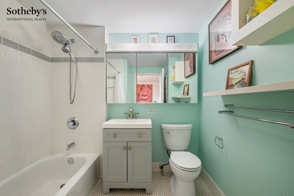 520 West 23rd Street, Unit 9H photo 14