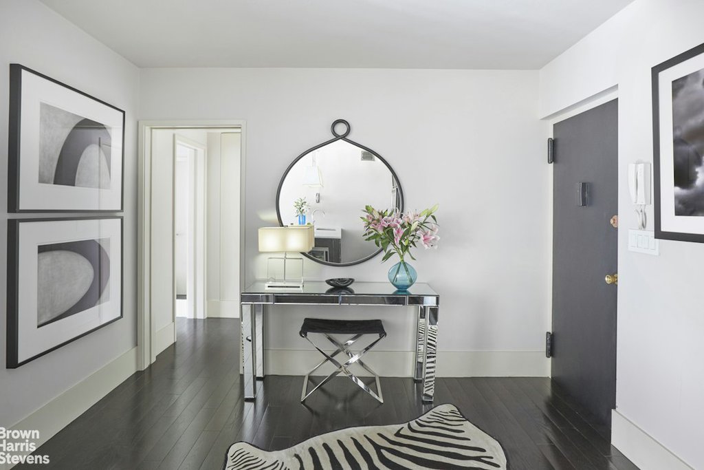 166 East 63rd Street, Unit 3E photo 2
