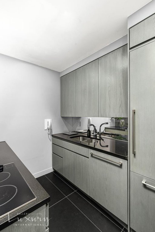 58 West 58th Street, Unit 19A photo 8