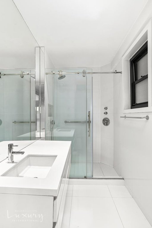 58 West 58th Street, Unit 19A photo 11