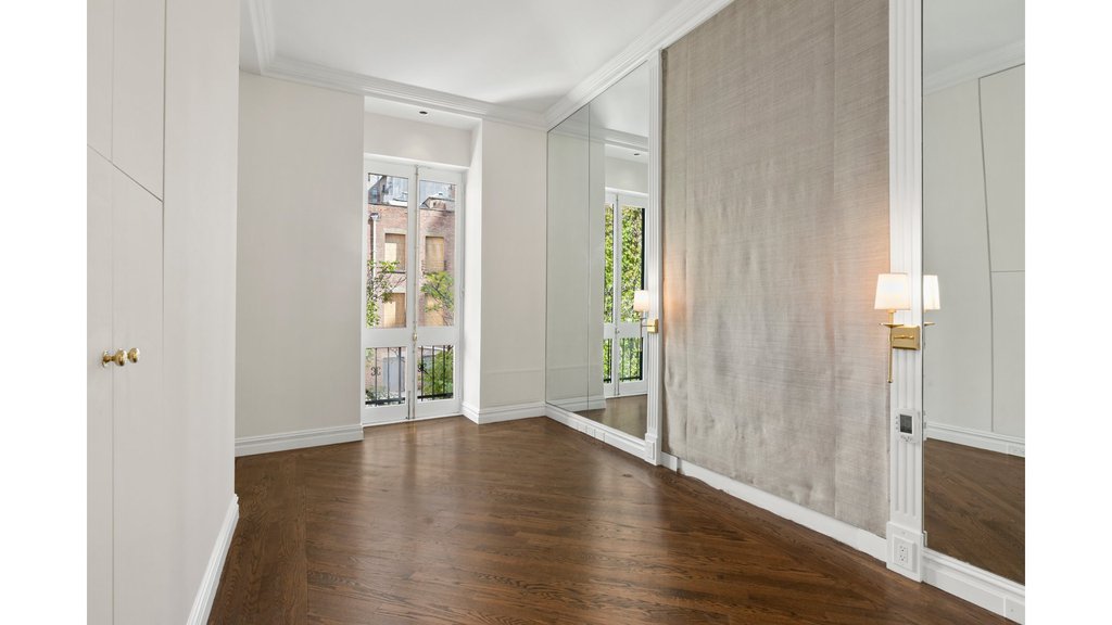 25 East 69th Street, Unit 4B photo 6