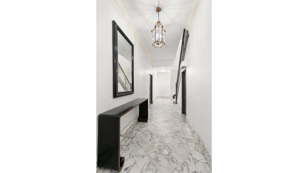 25 East 69th Street, Unit 4B photo 9