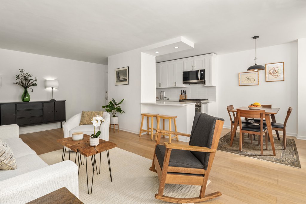 303 West 66th Street, Unit 1DE photo 2