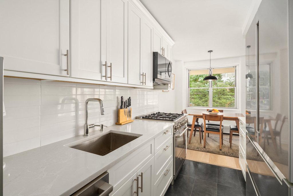 303 West 66th Street, Unit 1DE photo 4