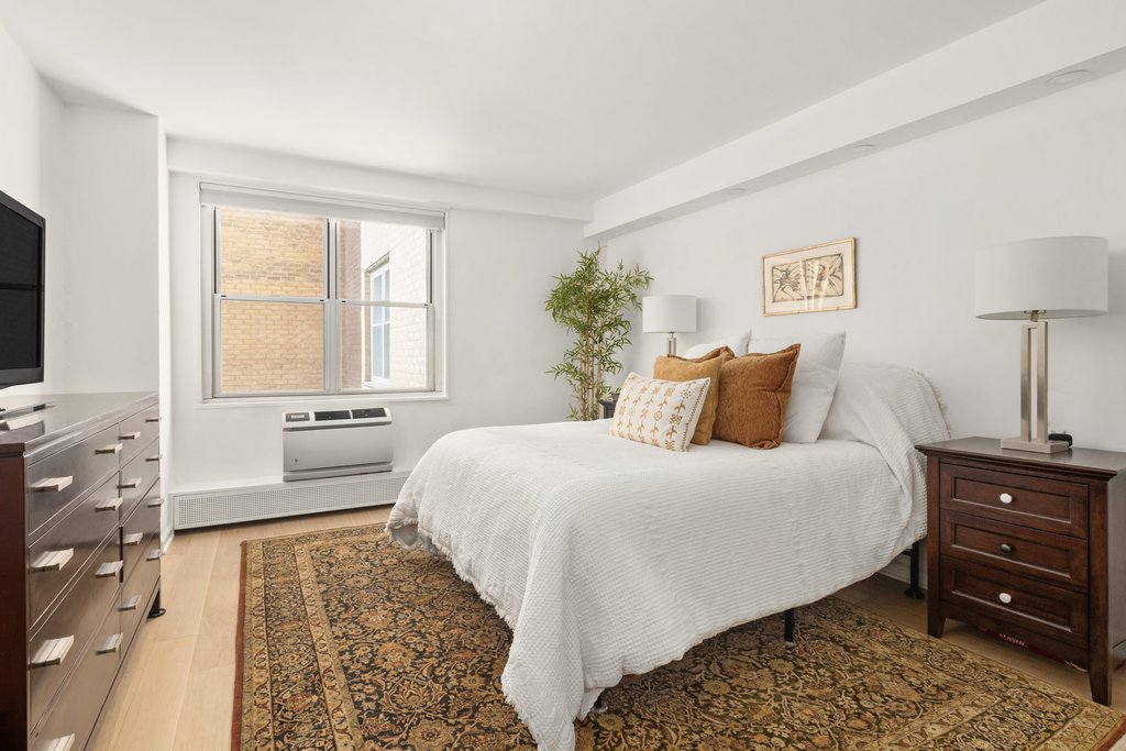 303 West 66th Street, Unit 1DE photo 5