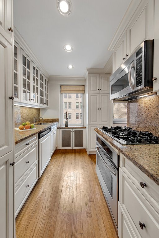 1056 Fifth Avenue, Unit 12E photo 5
