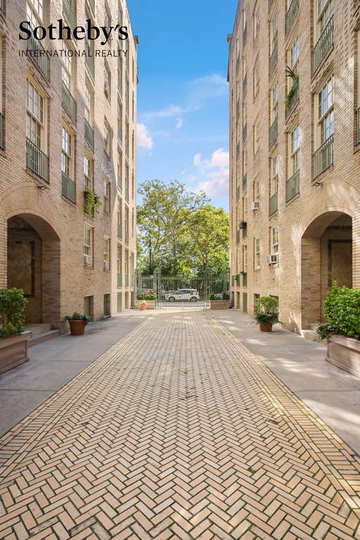 516 East 78th Street, Unit 1N photo 18