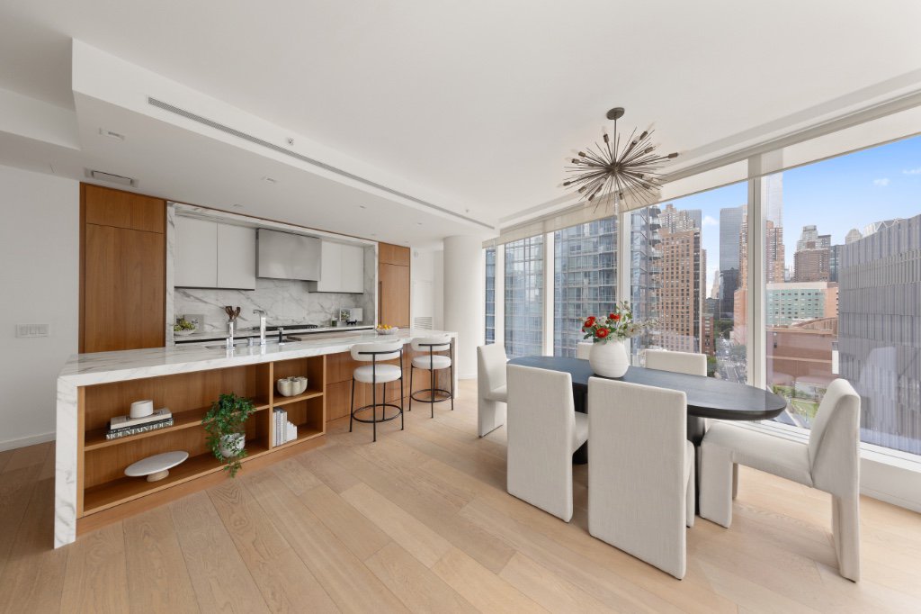 1 West End Avenue, Unit 18F photo 2