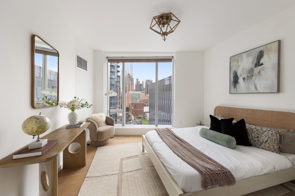 1 West End Avenue, Unit 18F photo 4
