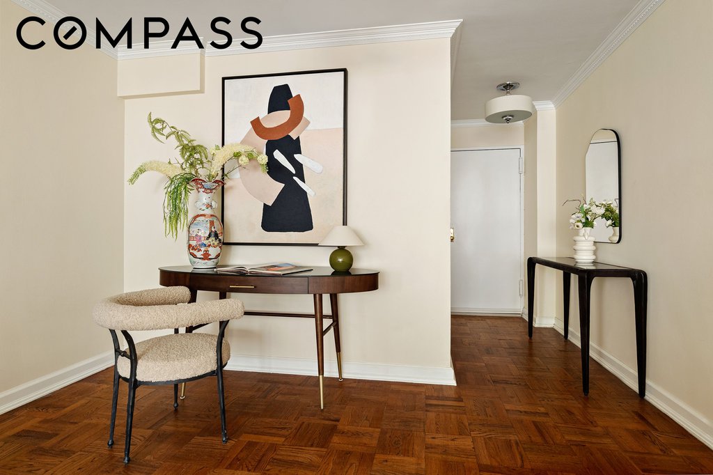 207 East 74th Street, Unit 2L photo 4