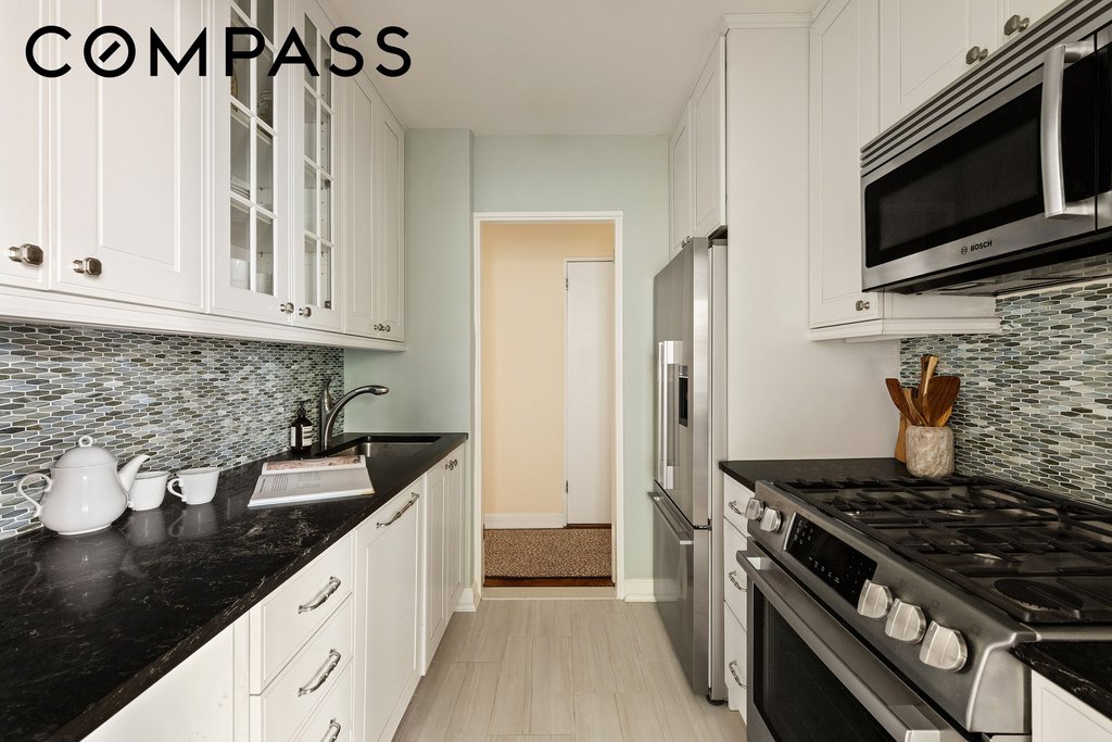 207 East 74th Street, Unit 2L photo 6