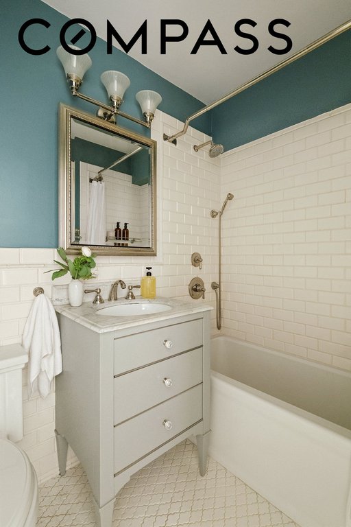 207 East 74th Street, Unit 2L photo 8