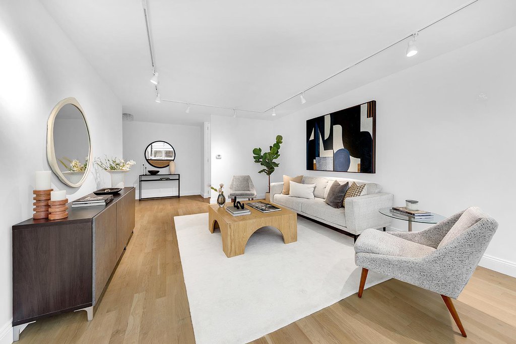 315 West 70th Street, Unit 4A photo 2